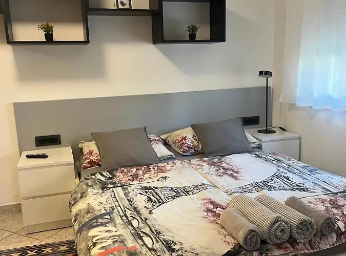 Lounge Luna * Πόρετς